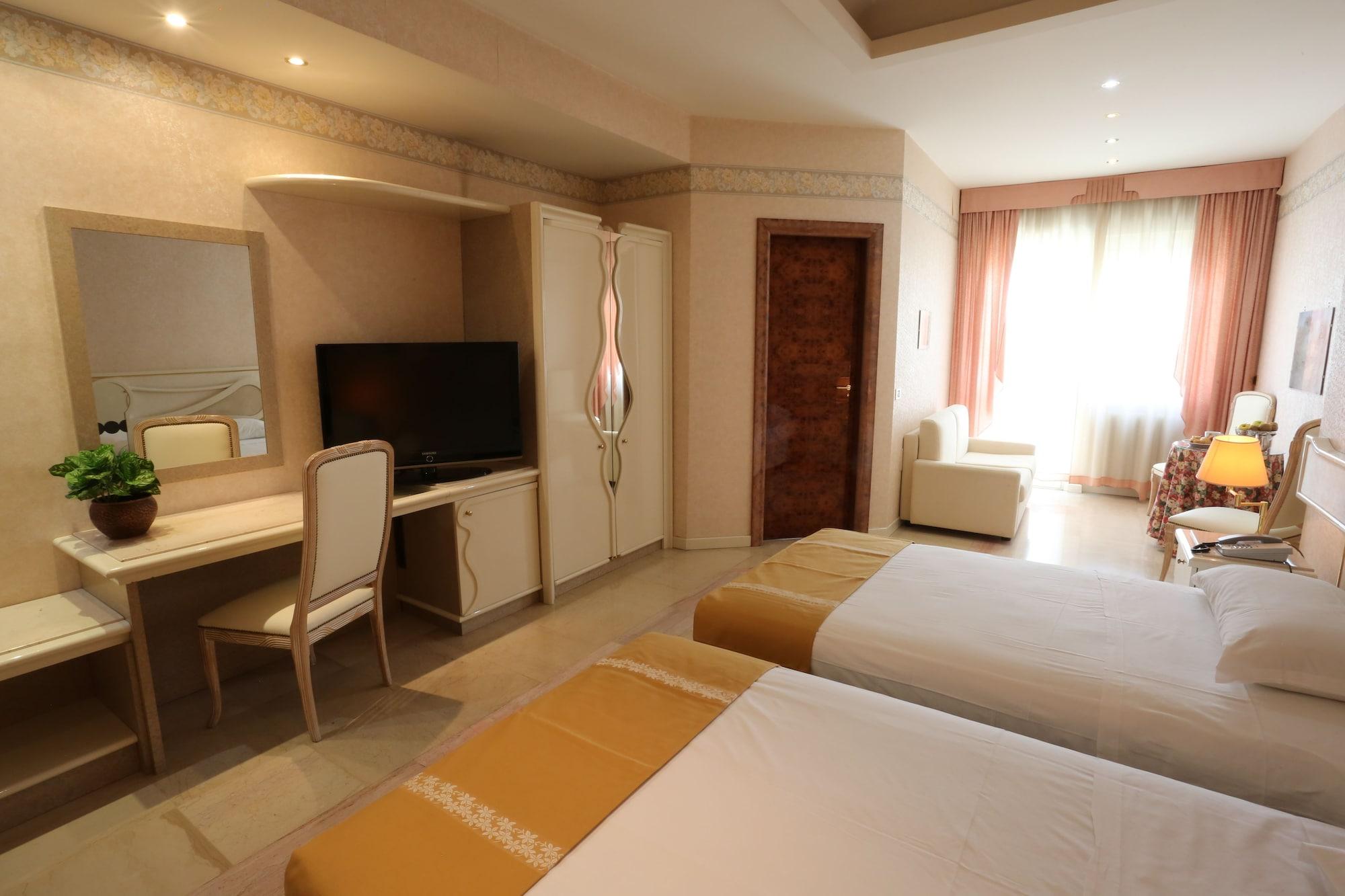 Hotel Europa Foggia Exterior photo