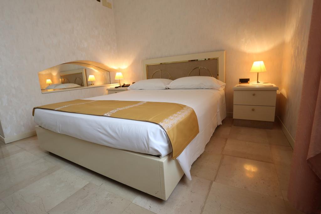 Hotel Europa Foggia Exterior photo