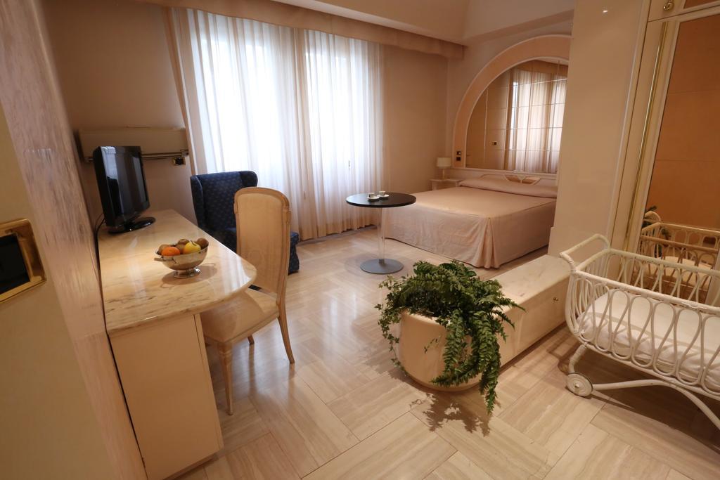 Hotel Europa Foggia Exterior photo